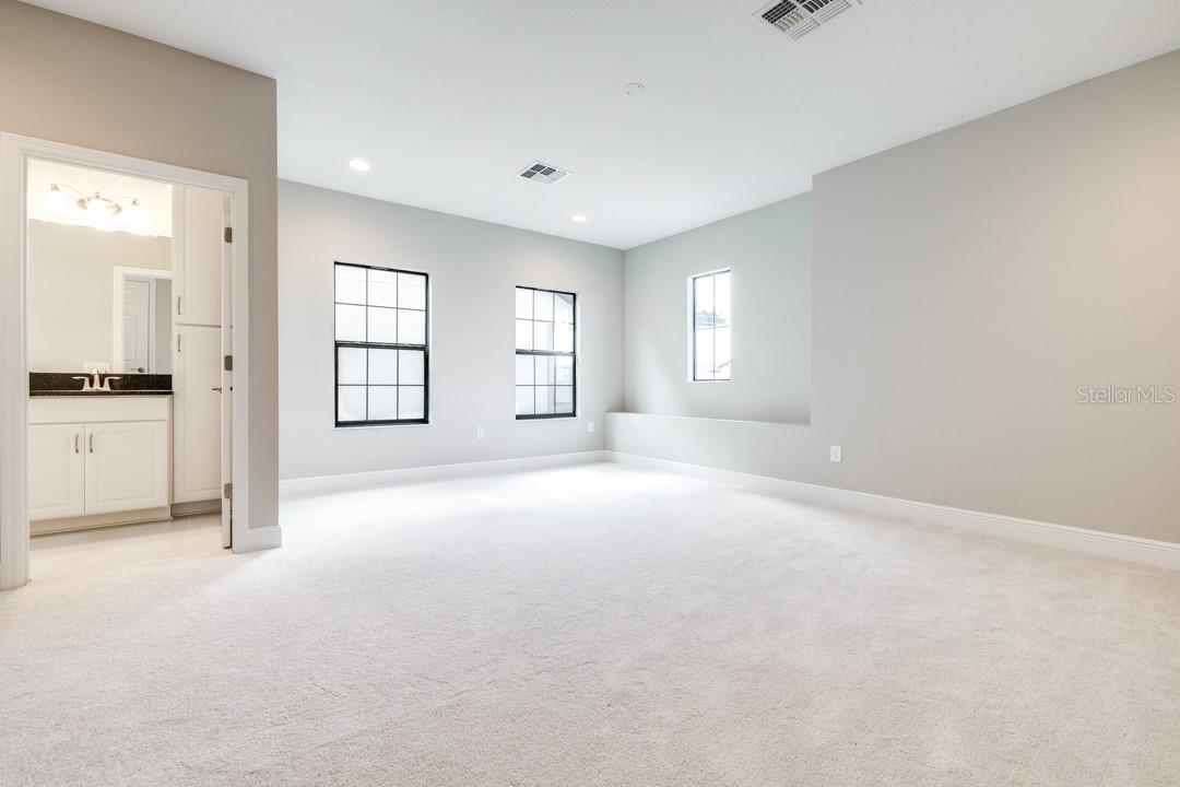 Listing photo id 36 for 21807 Amelia Rose Way