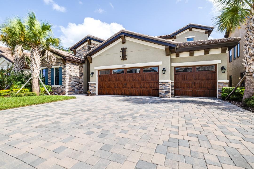 Listing photo id 41 for 21807 Amelia Rose Way