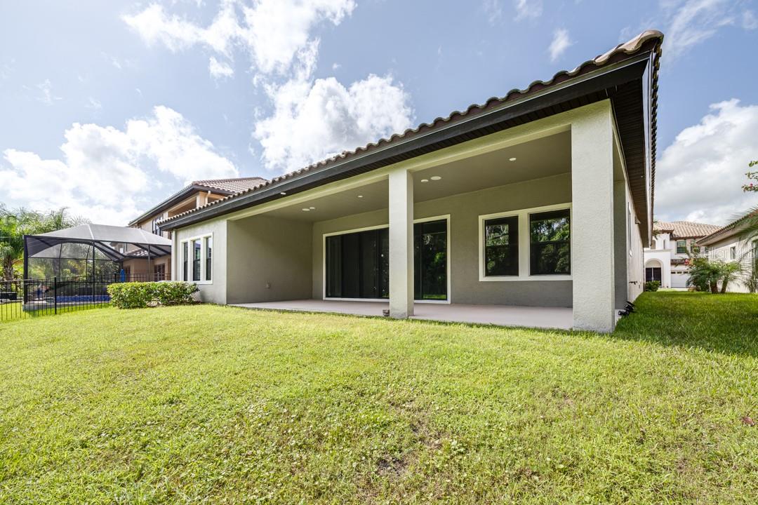 Listing photo id 46 for 21807 Amelia Rose Way