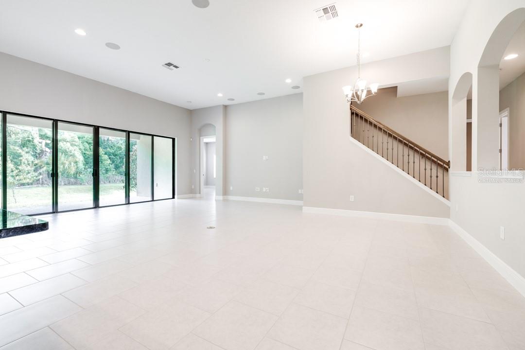 Listing photo id 3 for 21807 Amelia Rose Way
