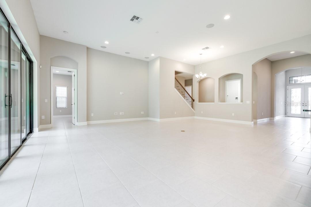 Listing photo id 4 for 21807 Amelia Rose Way