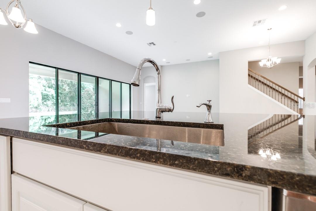 Listing photo id 6 for 21807 Amelia Rose Way