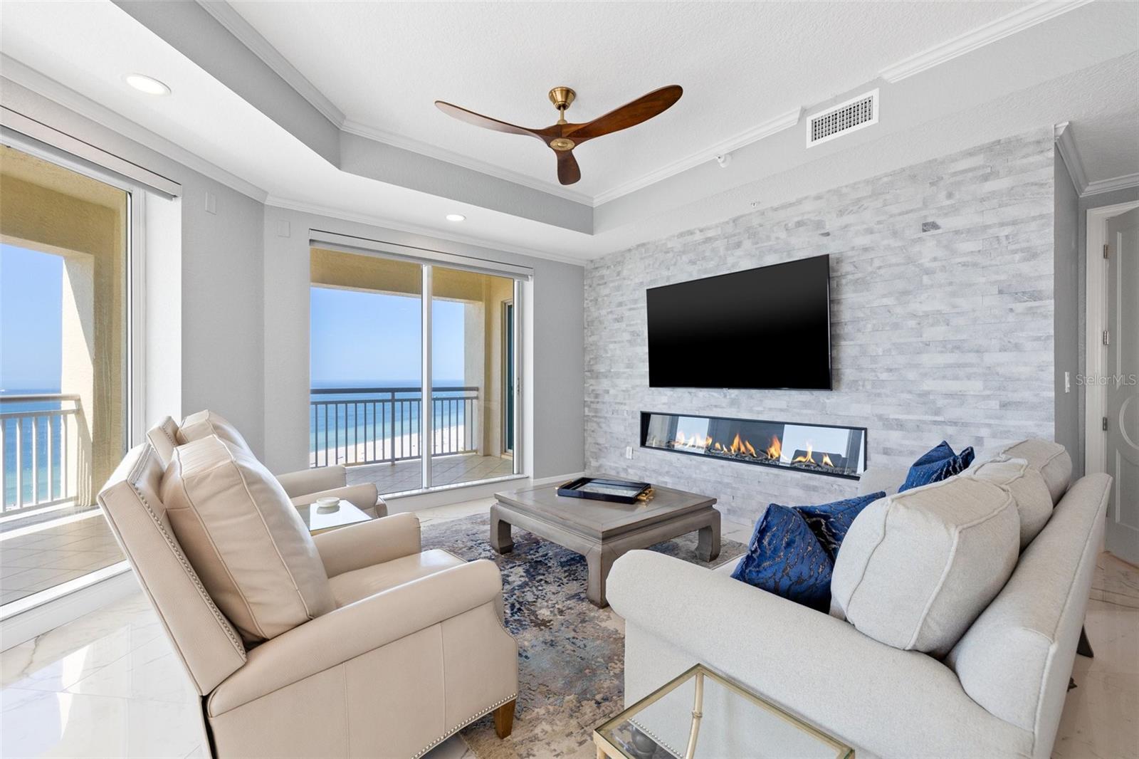 Listing photo id 9 for 1170 Gulf Boulevard 2001