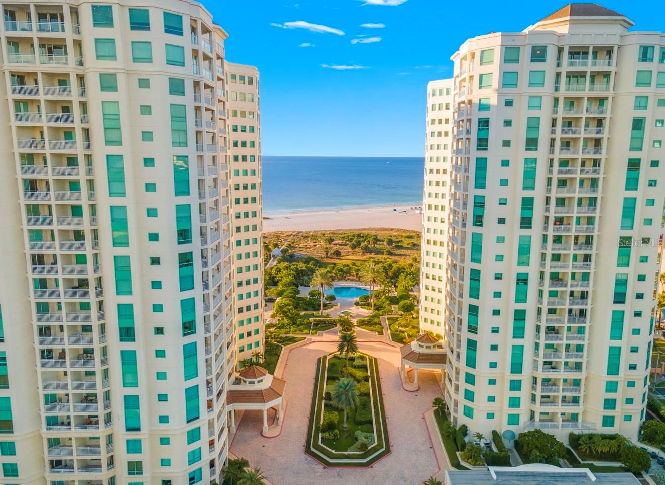 Listing photo id 1 for 1170 Gulf Boulevard 2001