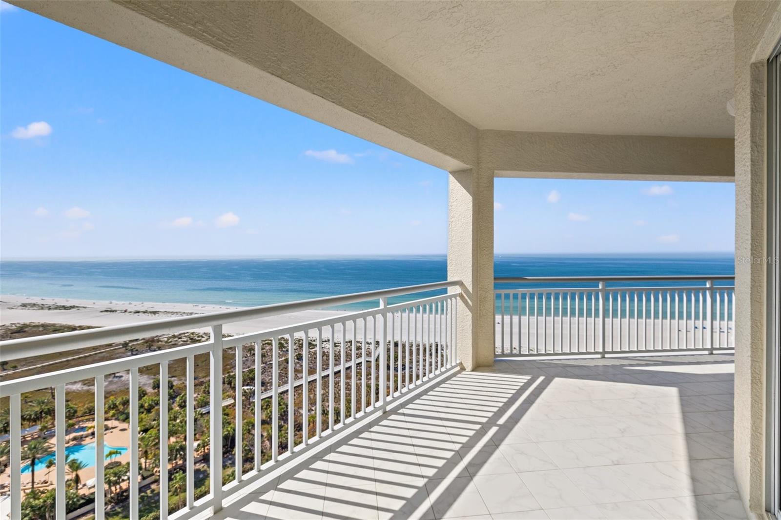 Listing photo id 45 for 1170 Gulf Boulevard 2001