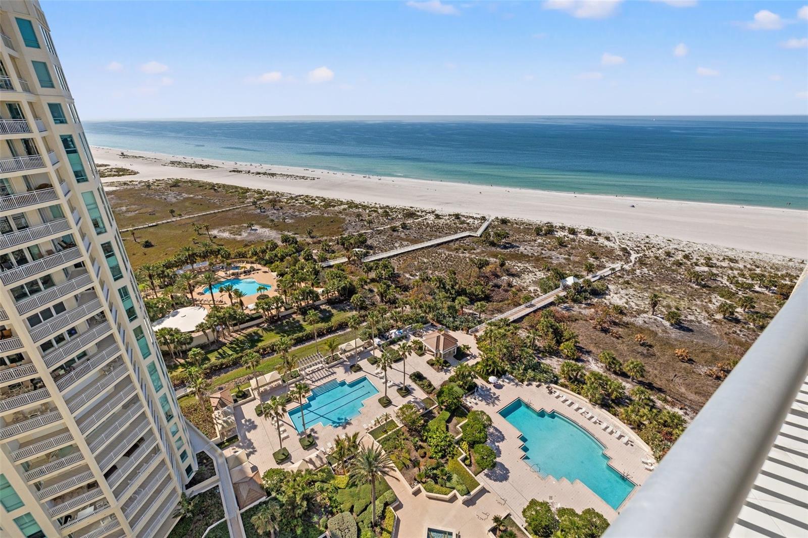 Listing photo id 46 for 1170 Gulf Boulevard 2001