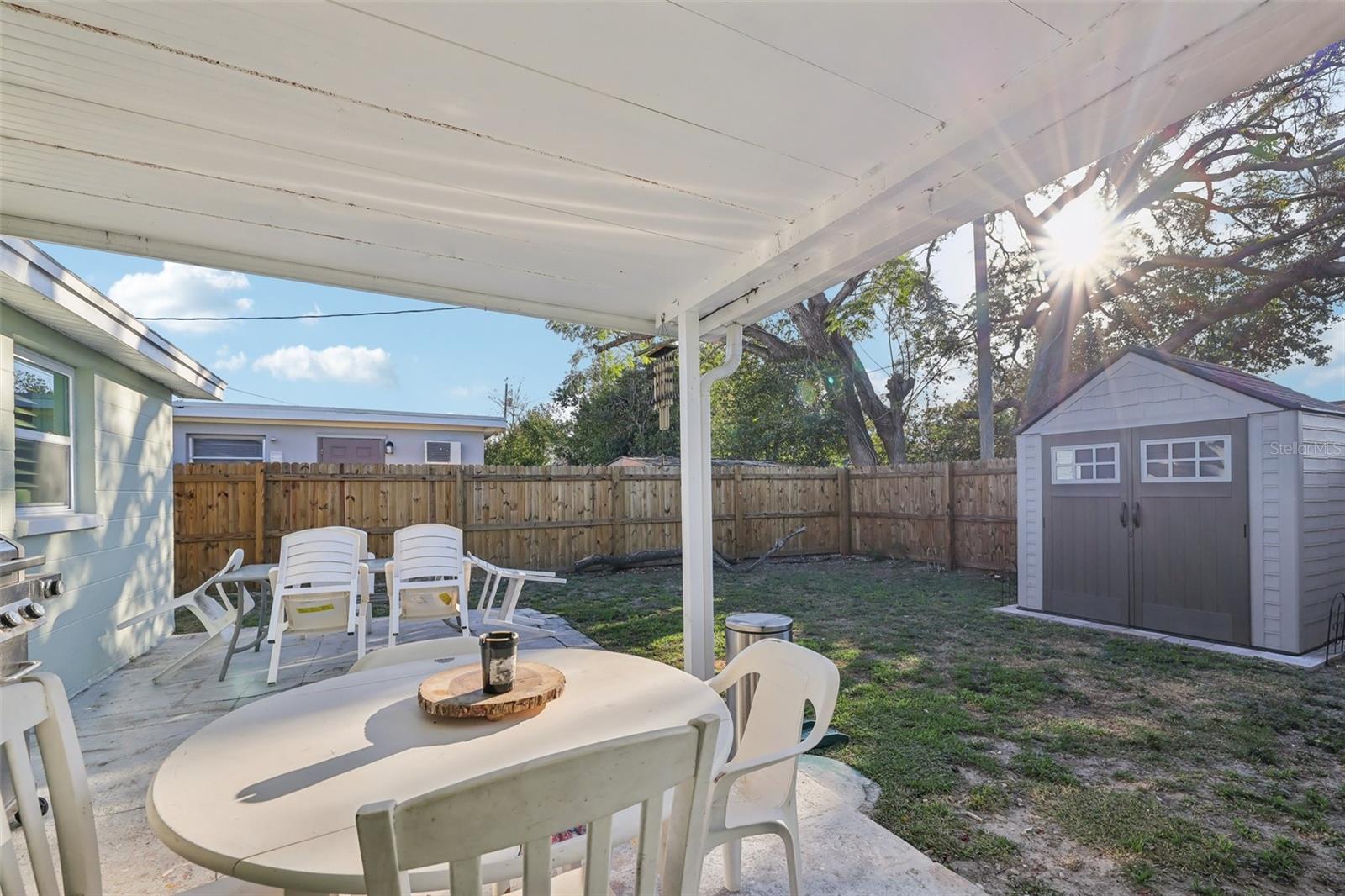 Listing photo id 25 for 2419 Palmwood Drive