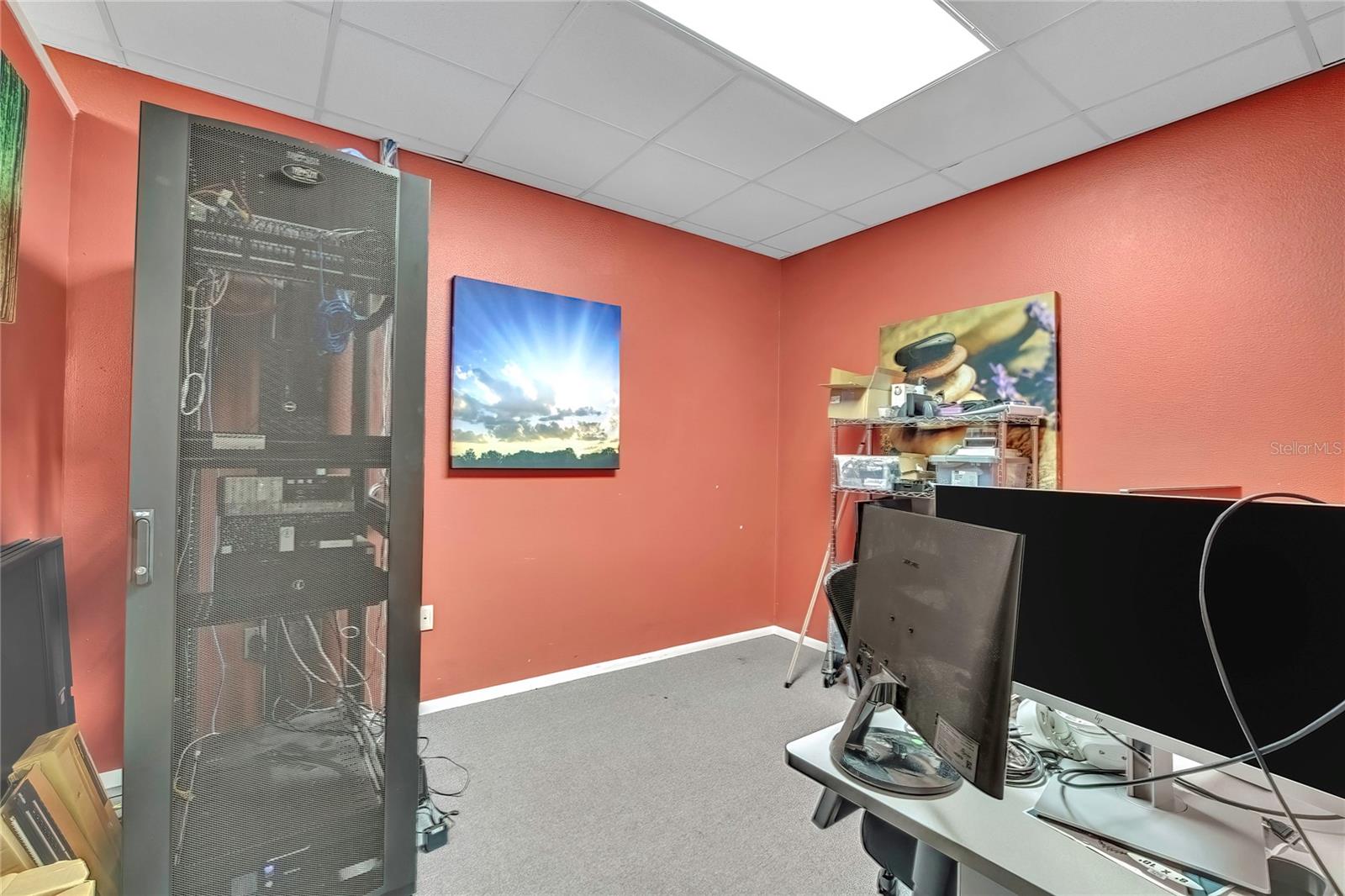 Listing photo id 11 for 13575 Linden Drive