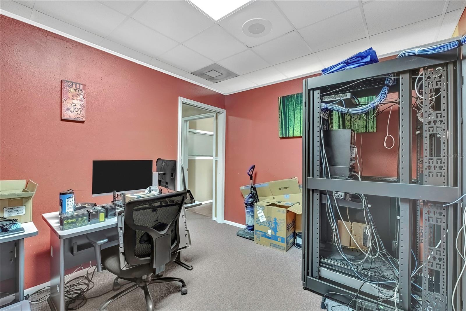 Listing photo id 12 for 13575 Linden Drive