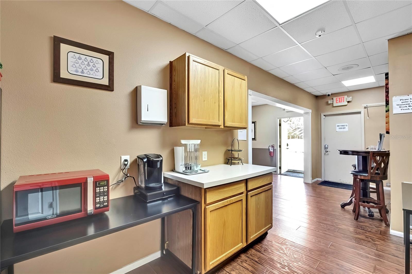 Listing photo id 15 for 13575 Linden Drive