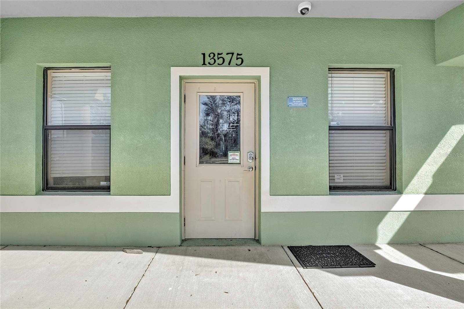 Listing photo id 17 for 13575 Linden Drive