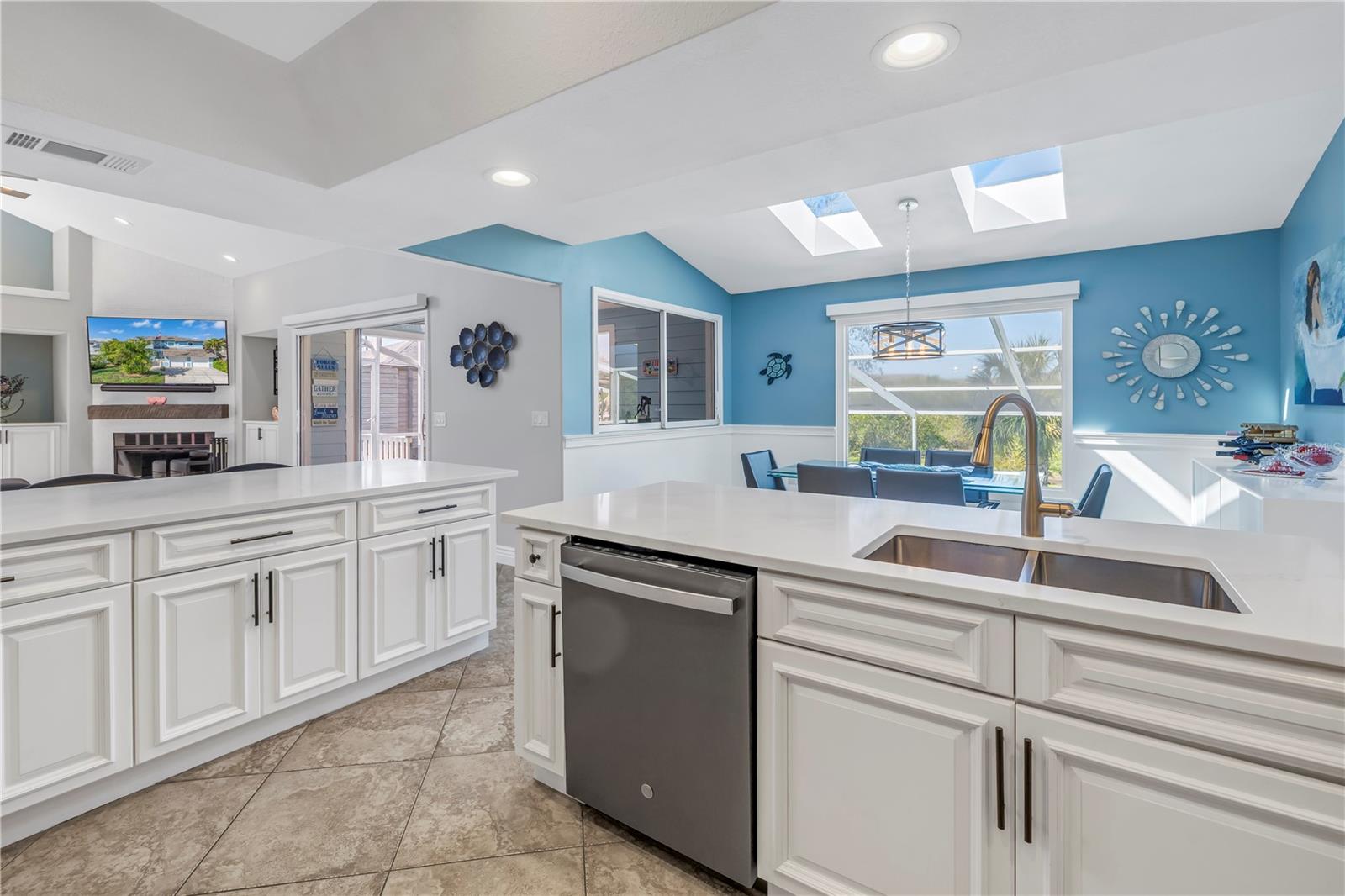 Listing photo id 15 for 7284 Pebble Beach Lane