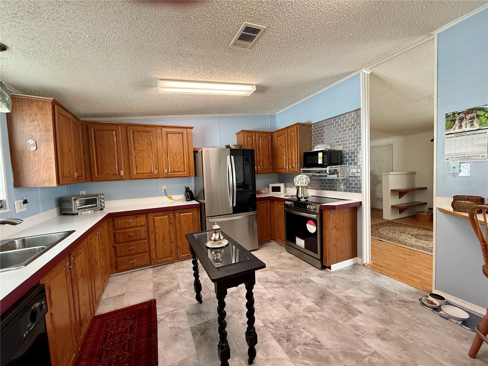 Image 10 of 34 For 222 Saint George Circle