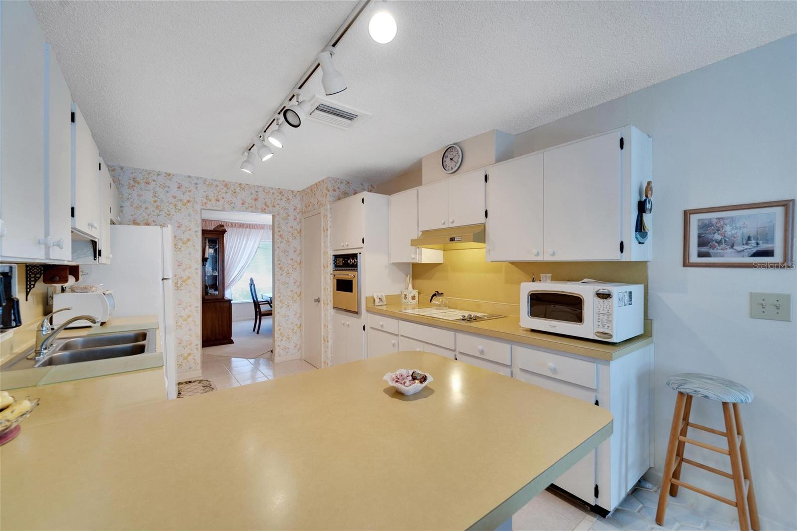 Image 14 of 42 For 612 Allegheny Drive