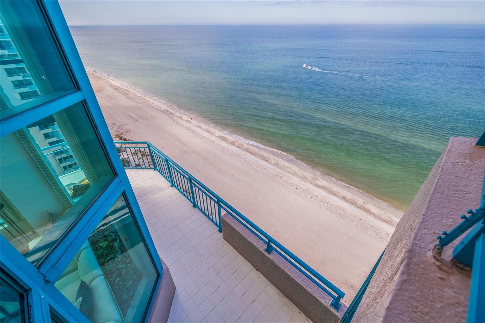 Image 31 of 90 For 1520 Gulf Boulevard Ph1, Unit