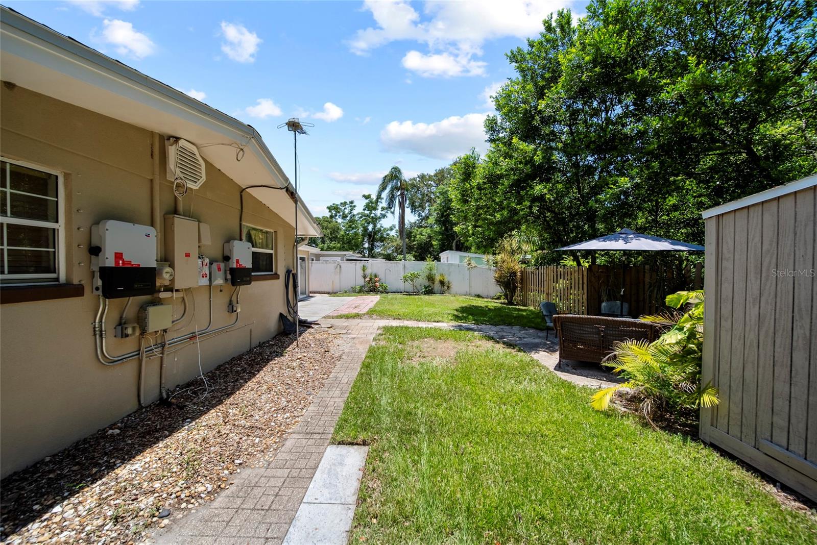 Listing photo id 20 for 1372 Hillcrest Avenue