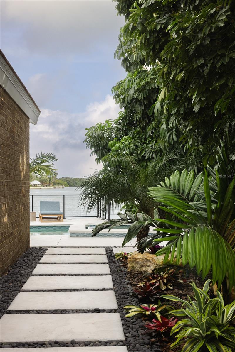 Listing photo id 75 for 4900 59th Avenue S