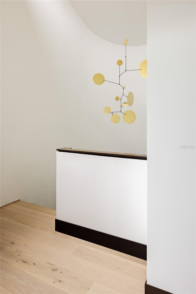 Listing photo id 76 for 4900 59th Avenue S