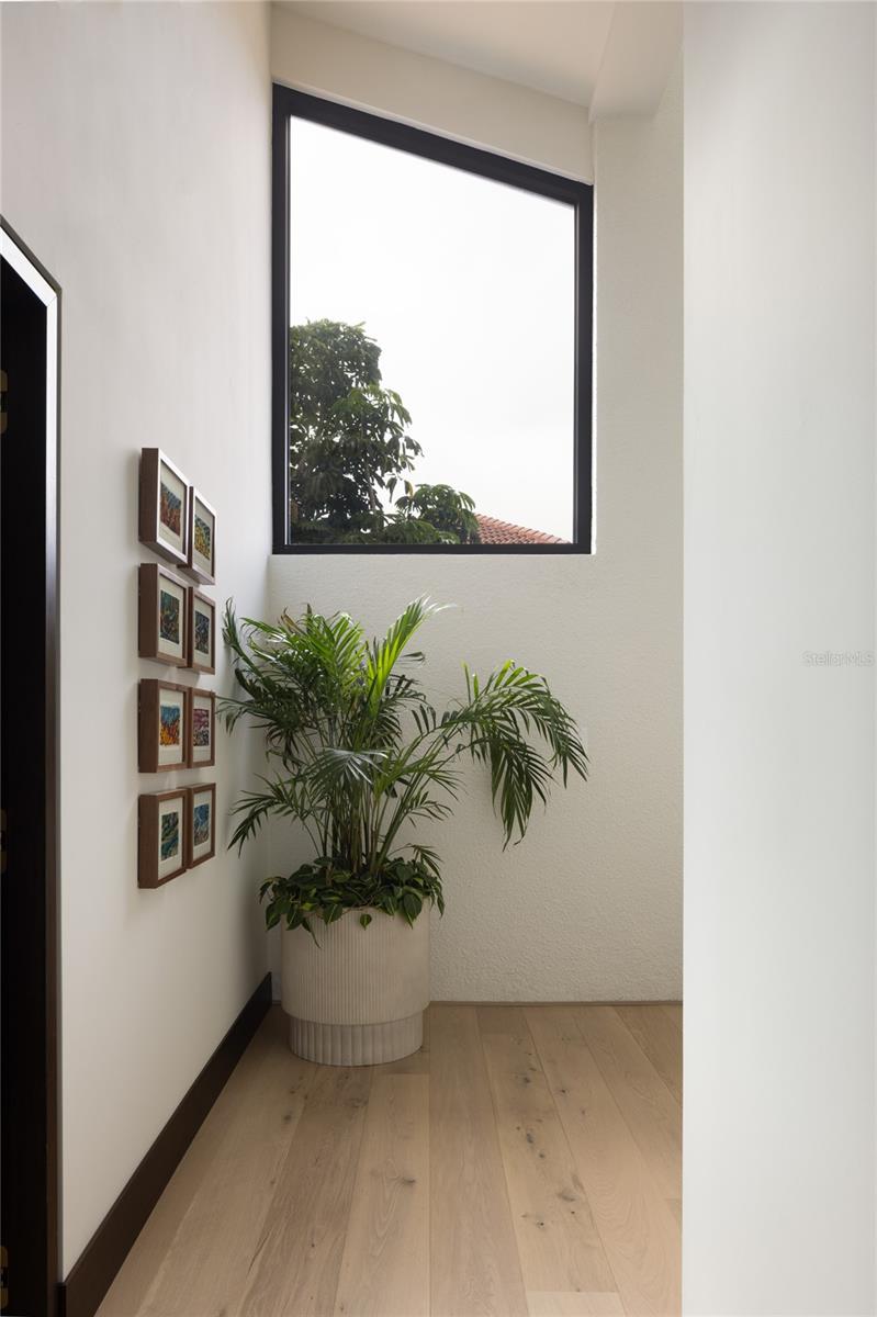 Listing photo id 77 for 4900 59th Avenue S