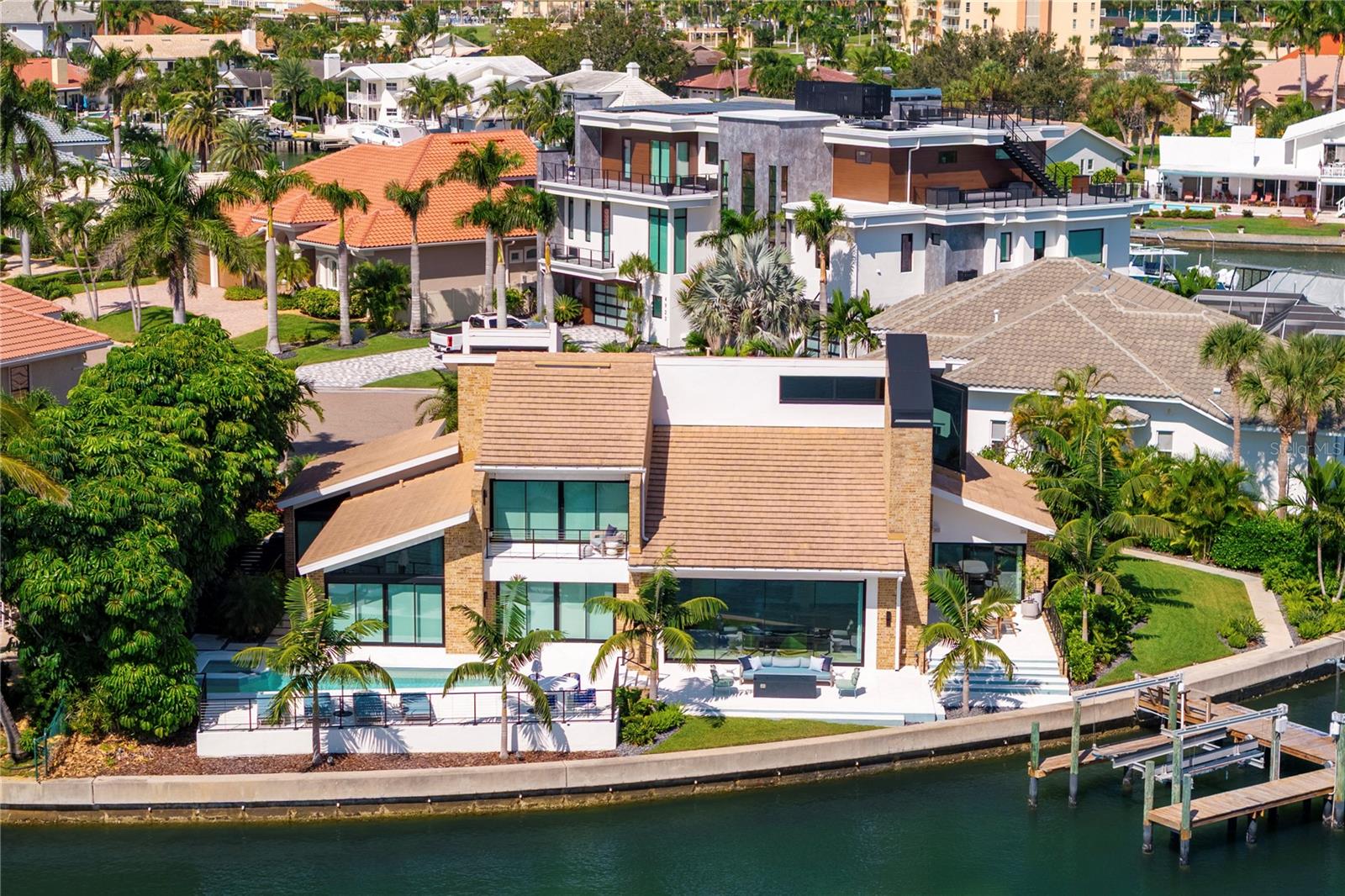 Listing photo id 79 for 4900 59th Avenue S