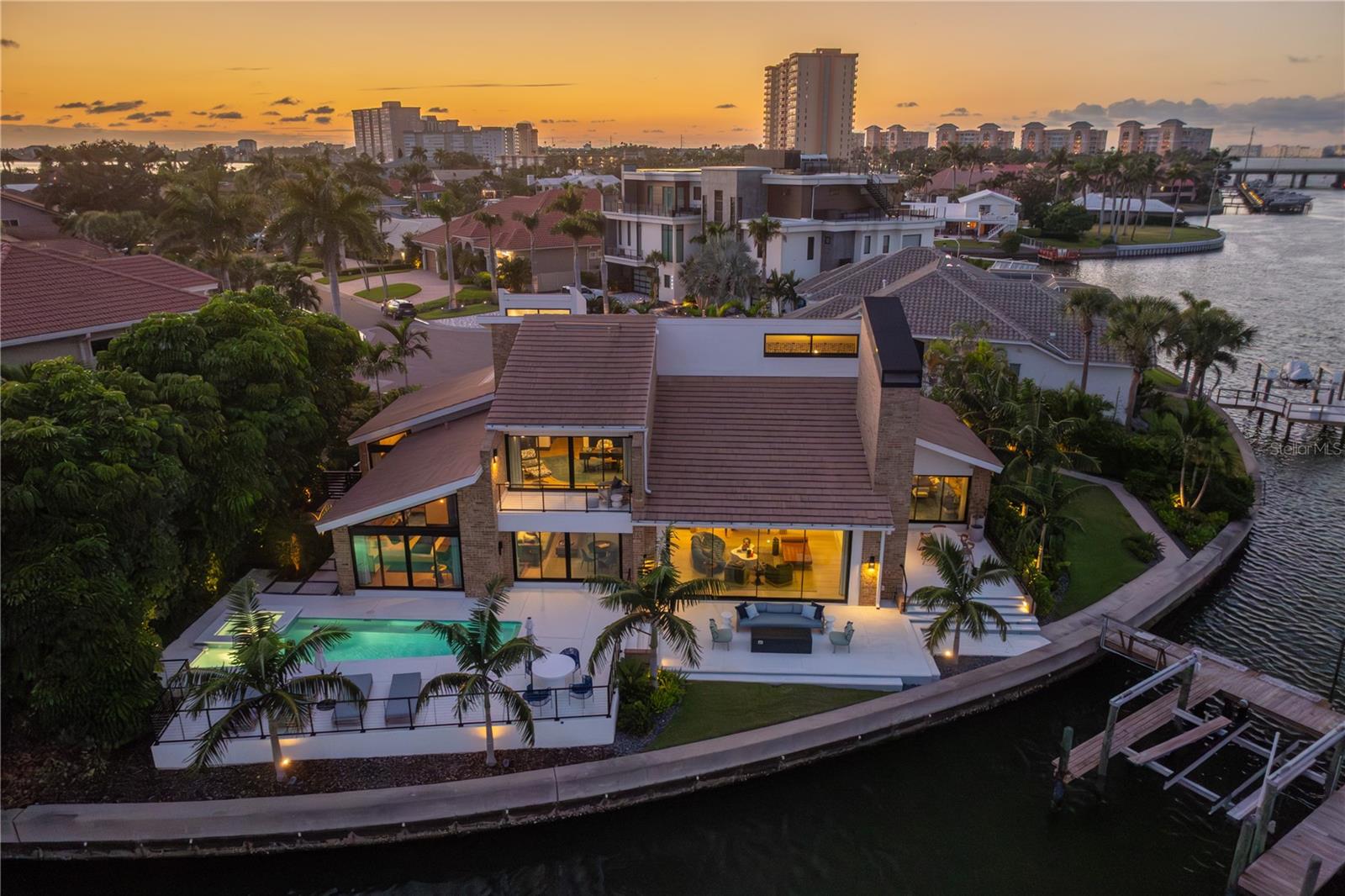 Listing photo id 87 for 4900 59th Avenue S