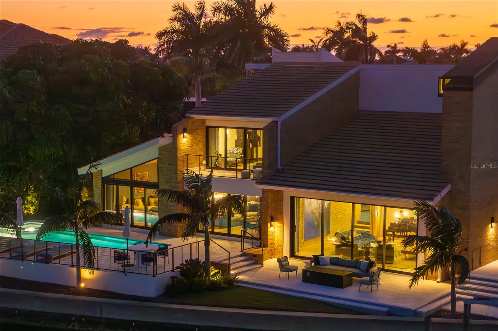 Listing photo id 91 for 4900 59th Avenue S