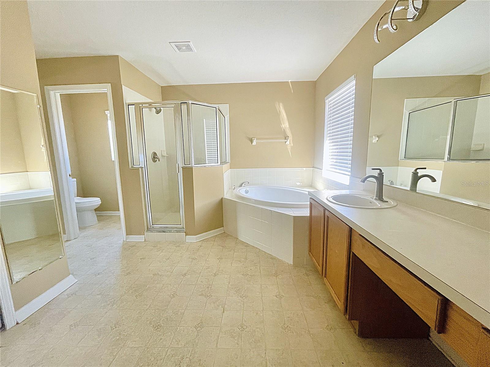 Image 17 of 52 For 10904 Summerton Drive