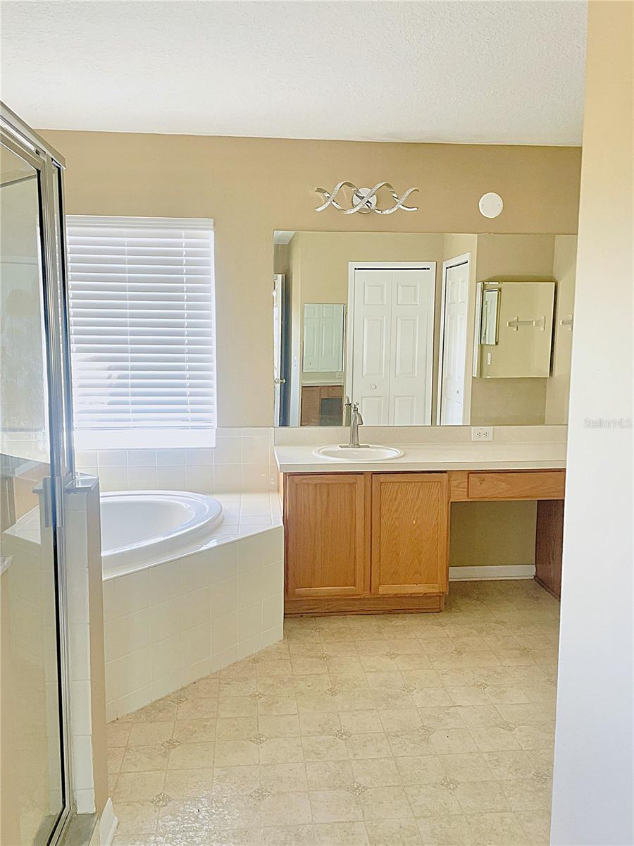 Image 19 of 52 For 10904 Summerton Drive