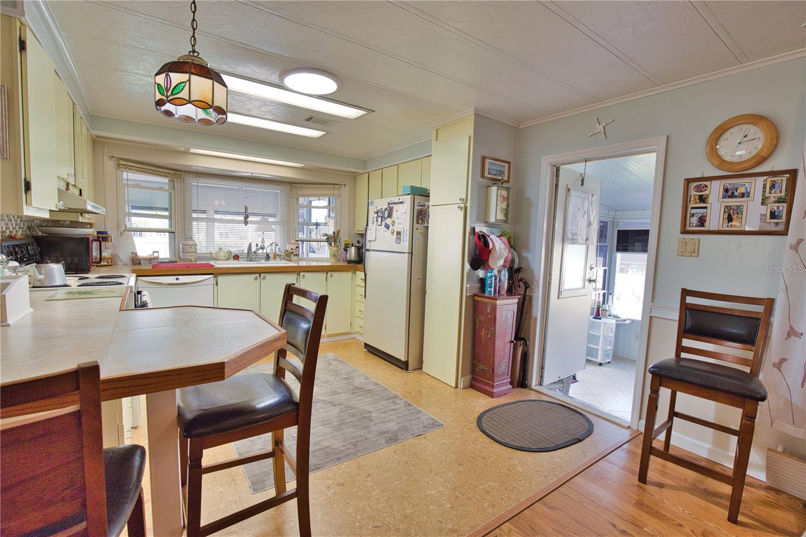 Image 15 of 94 For 708 Sanchez Circle