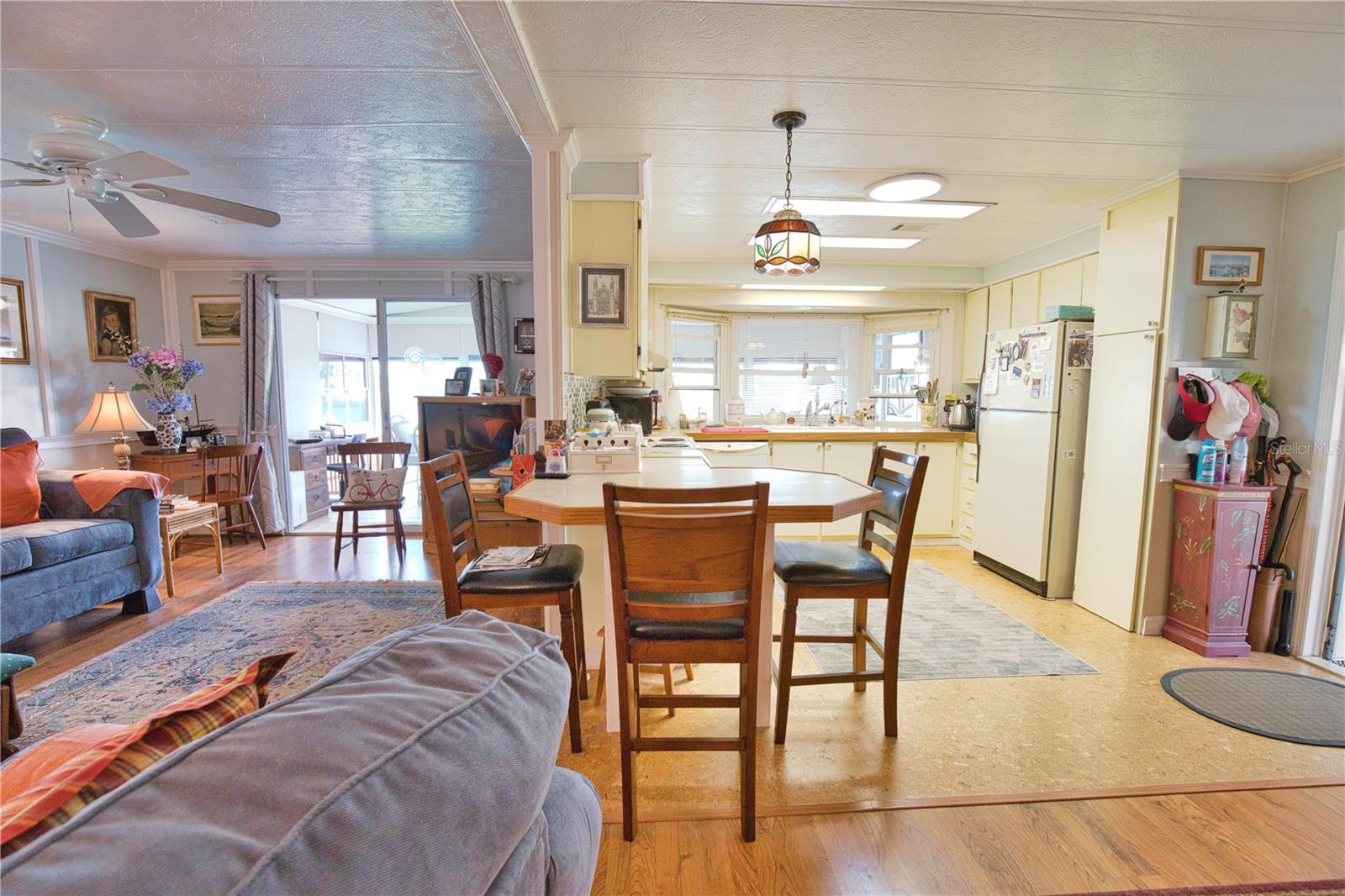 Image 16 of 94 For 708 Sanchez Circle