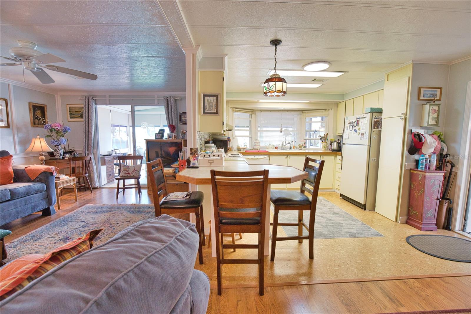 Image 17 of 94 For 708 Sanchez Circle