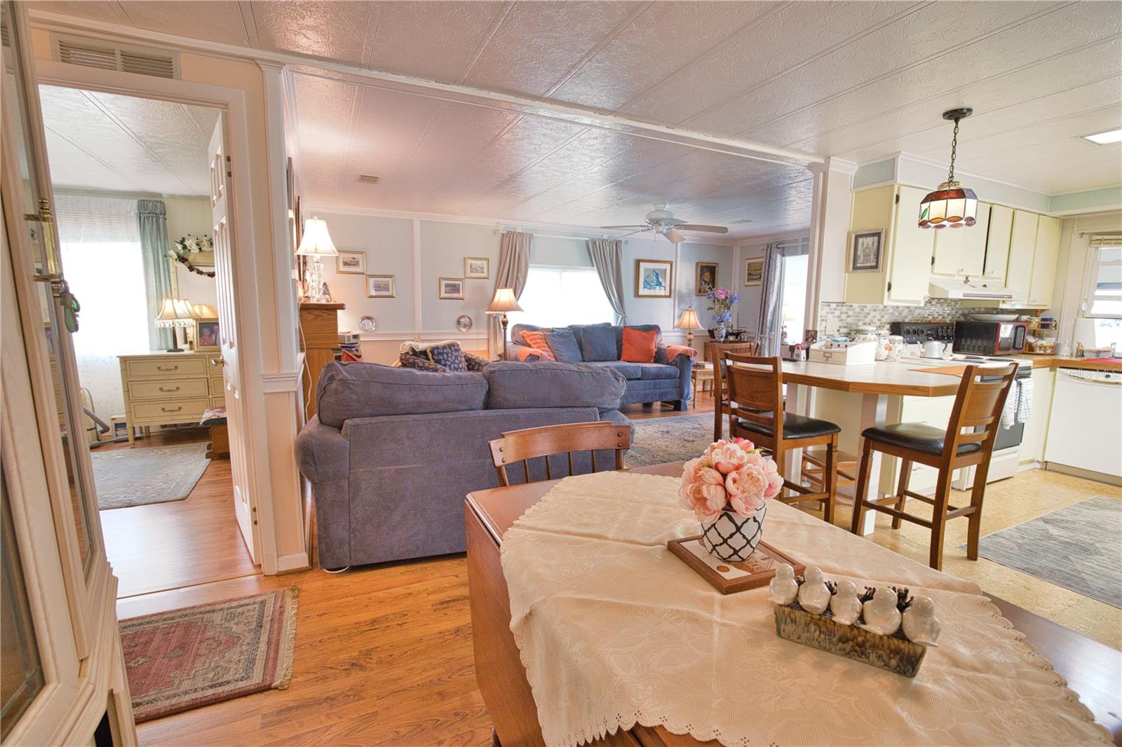 Image 32 of 94 For 708 Sanchez Circle