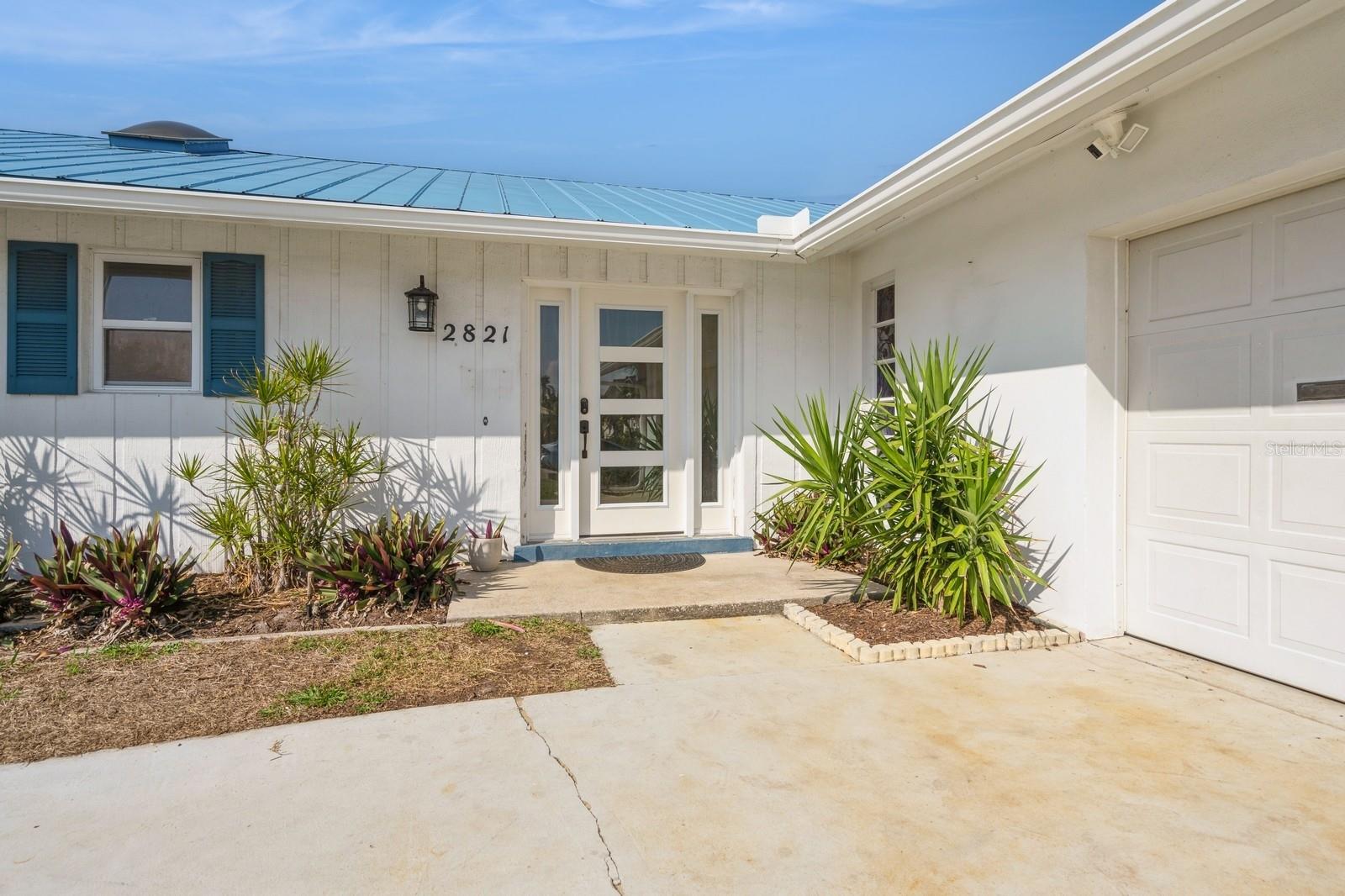Image 3 of 46 For 2821 Coral Way