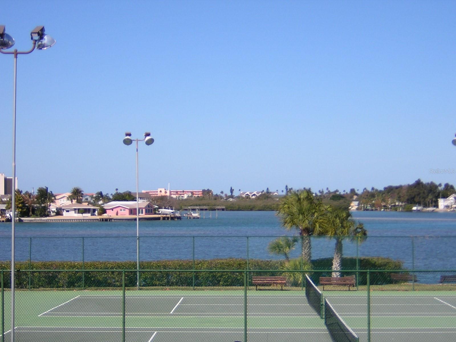 Image 19 of 20 For 12760 Indian Rocks Road 555