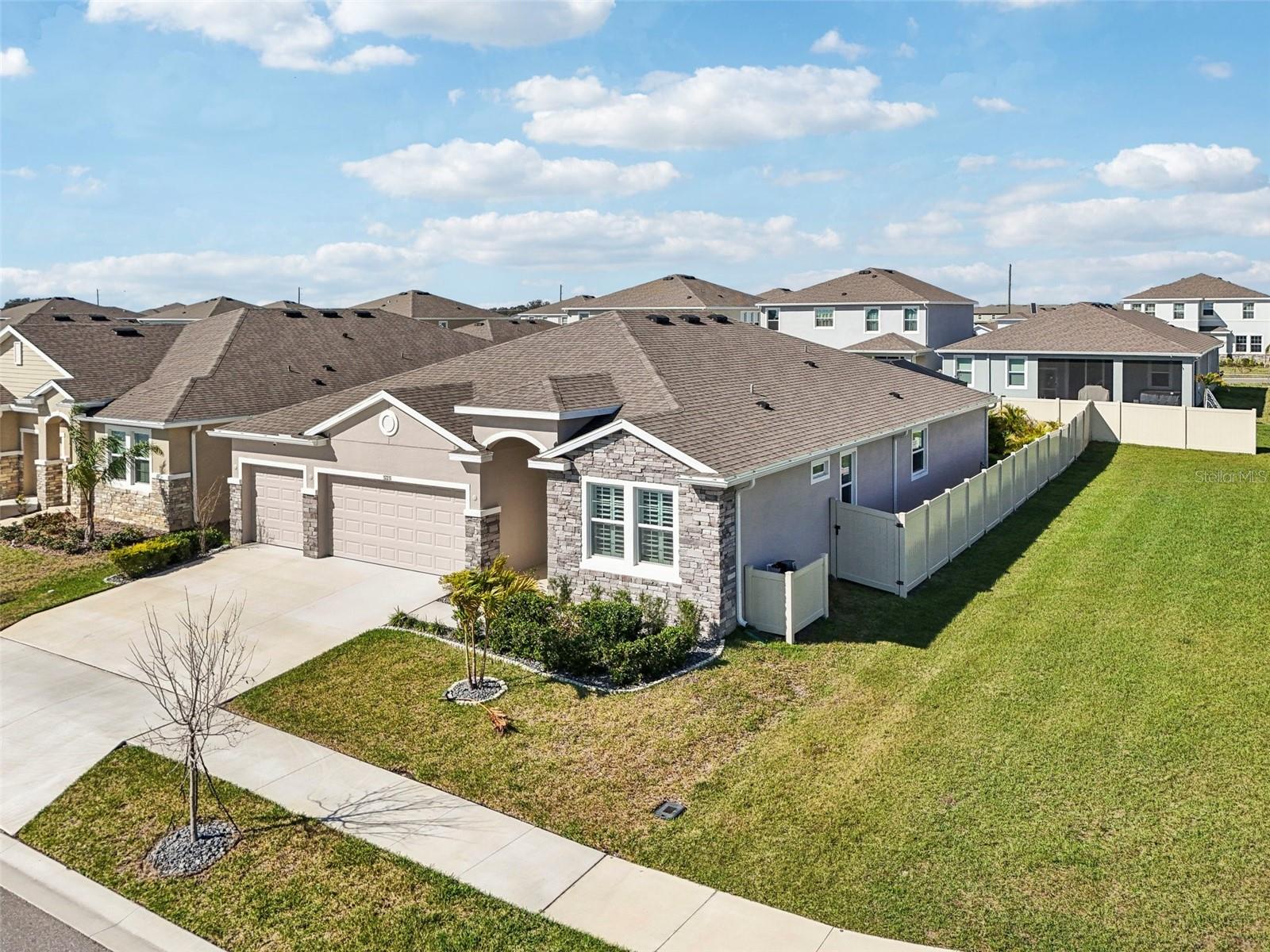 Listing photo id 34 for 32231 Conchshell Sail Street