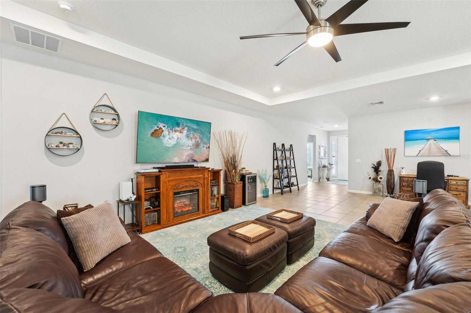 Listing photo id 2 for 32231 Conchshell Sail Street