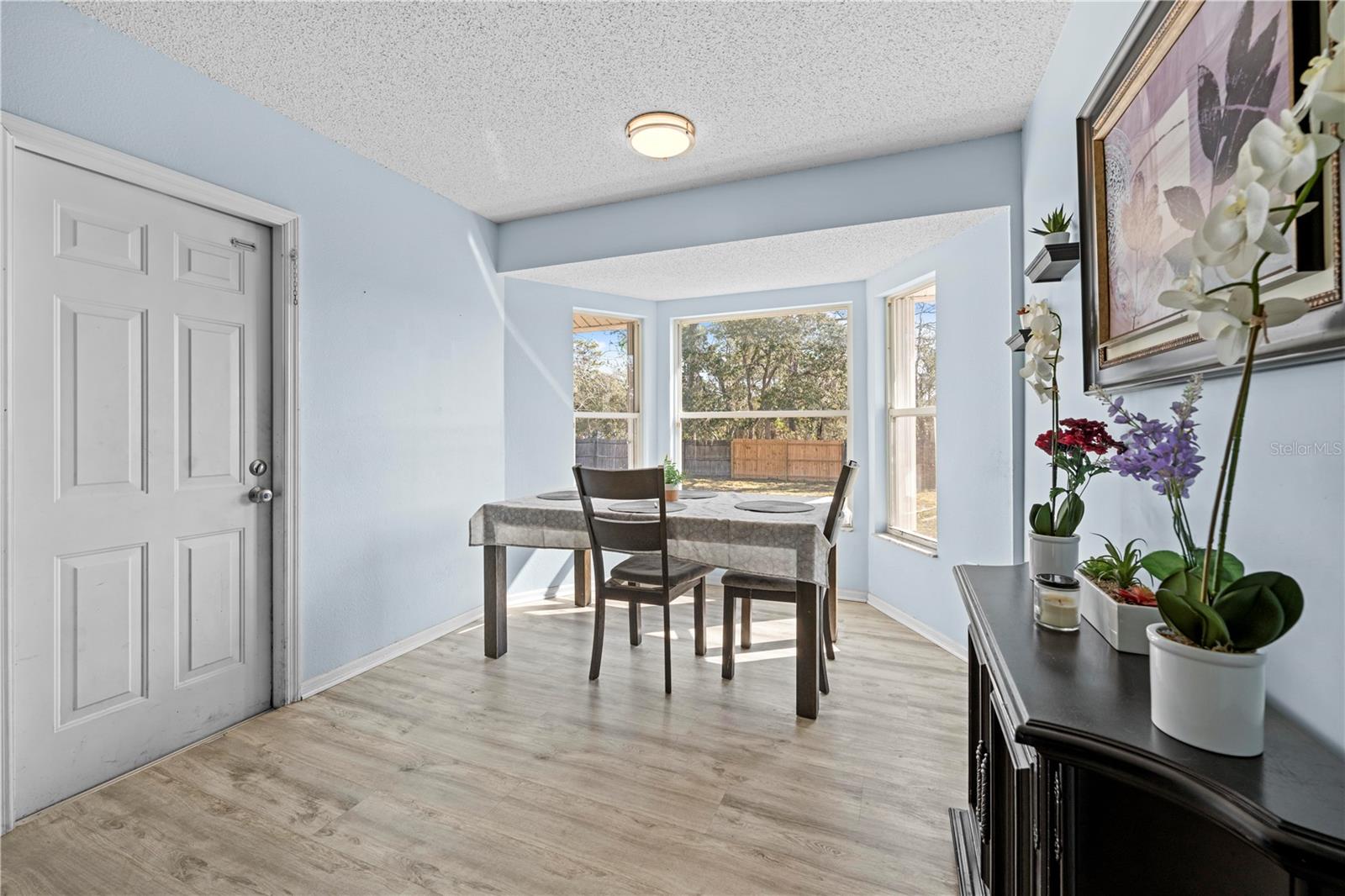 Listing photo id 11 for 11054 Liberto Road