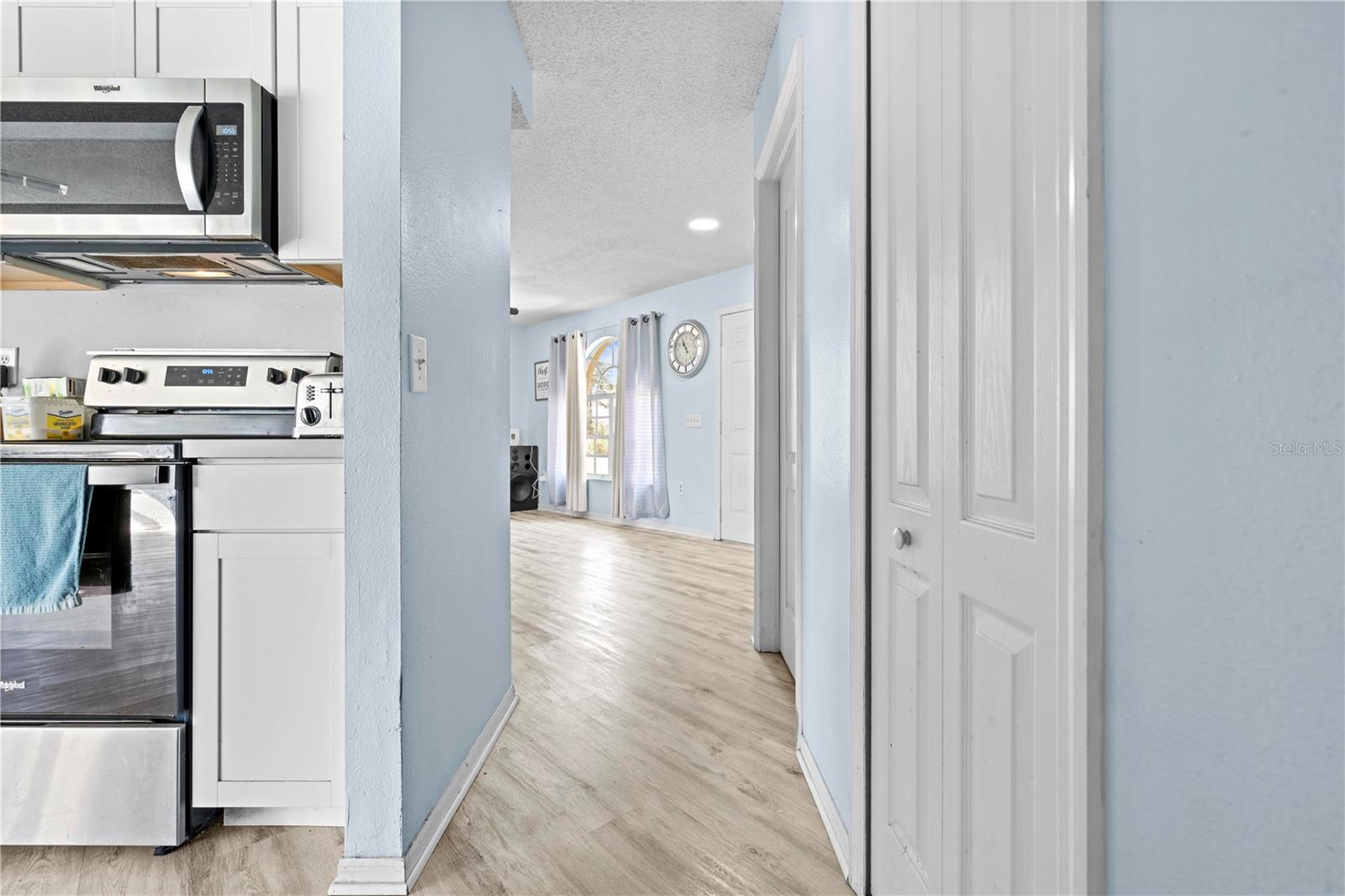 Listing photo id 14 for 11054 Liberto Road