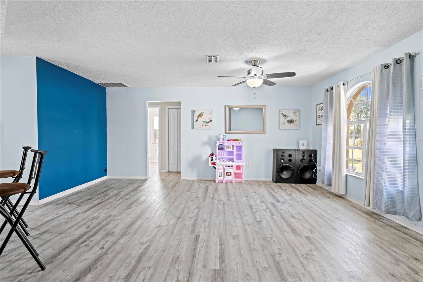 Listing photo id 22 for 11054 Liberto Road