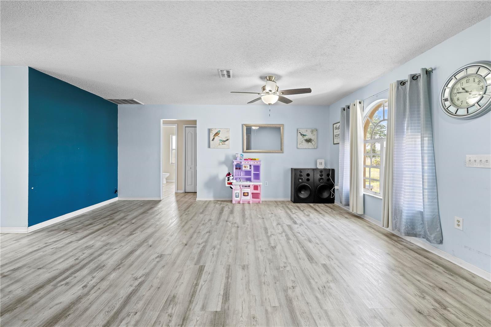 Listing photo id 23 for 11054 Liberto Road