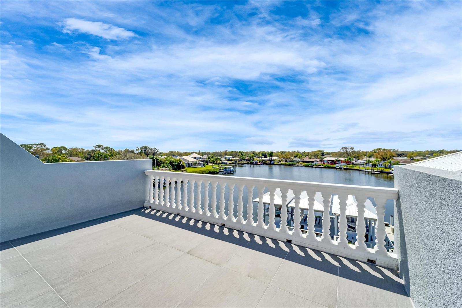 Listing photo id 74 for 401 Bahama Grande Boulevard