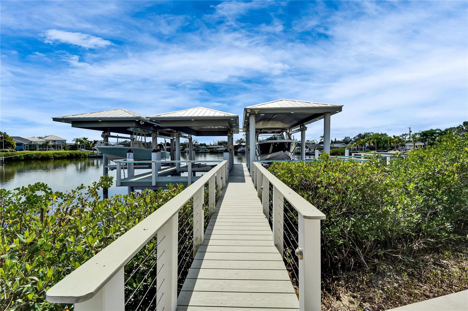 Image 85 of 99 For 401 Bahama Grande Boulevard