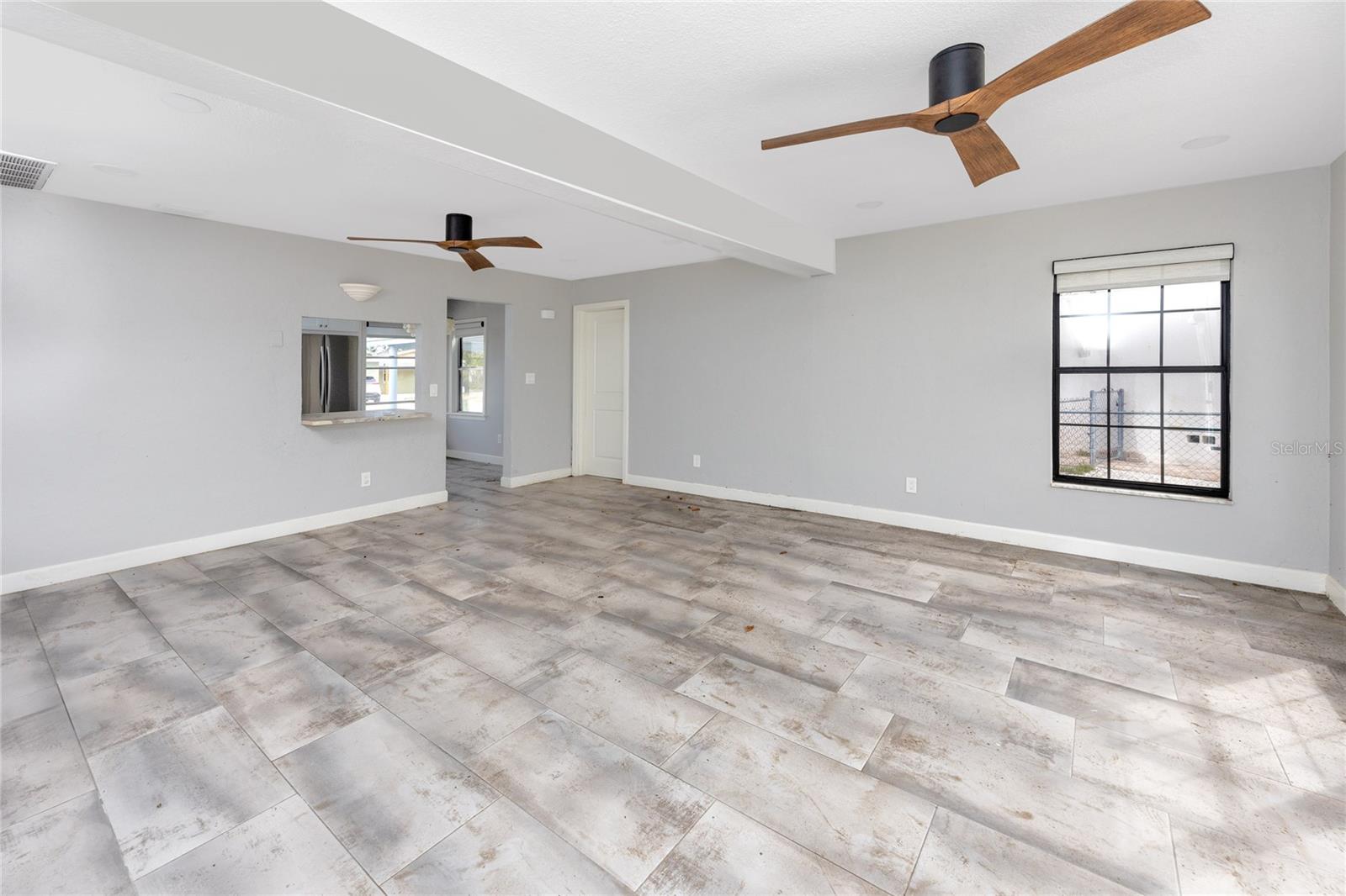 Image 16 of 41 For 14050 Parsley Drive