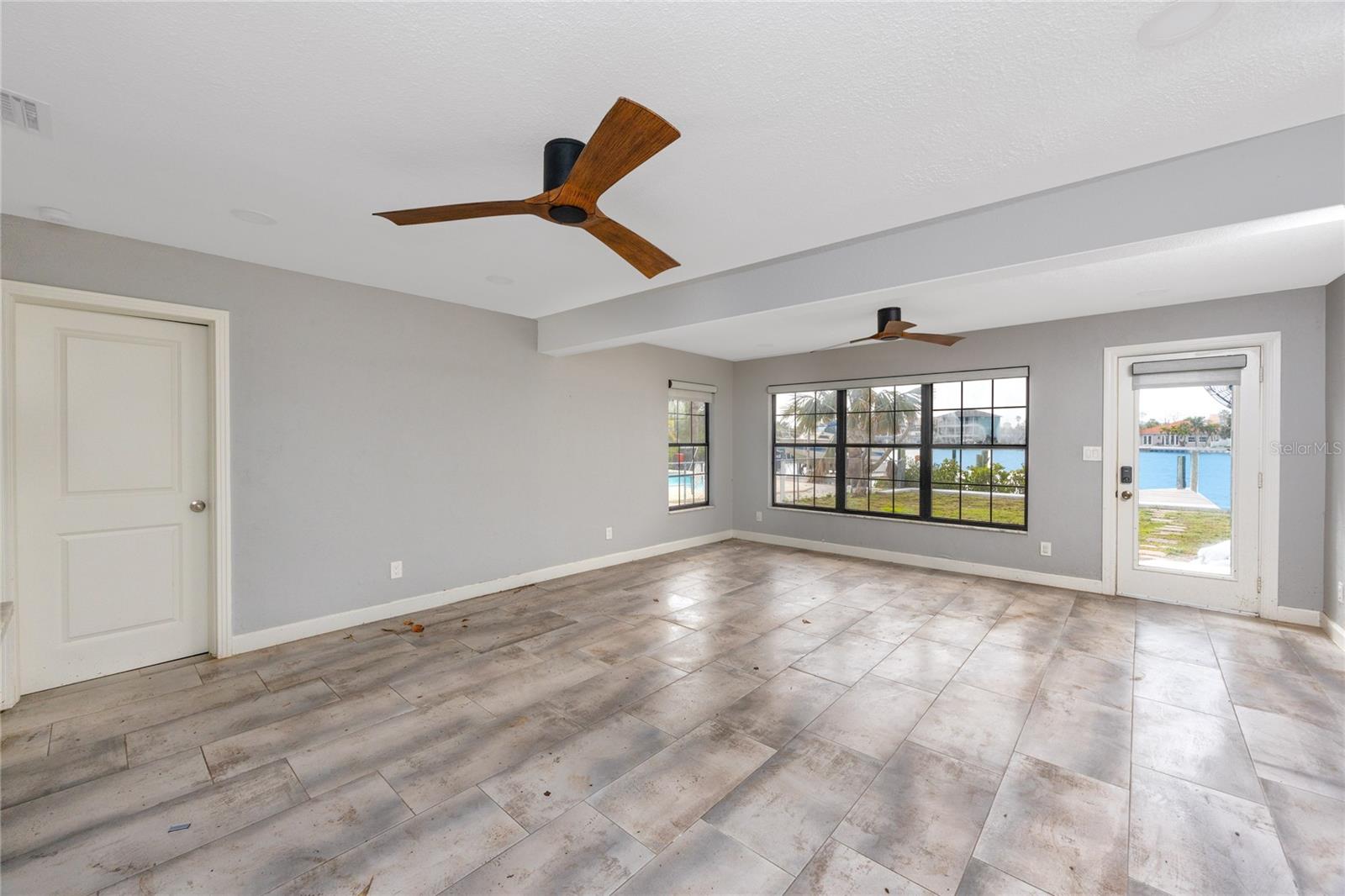 Image 17 of 41 For 14050 Parsley Drive