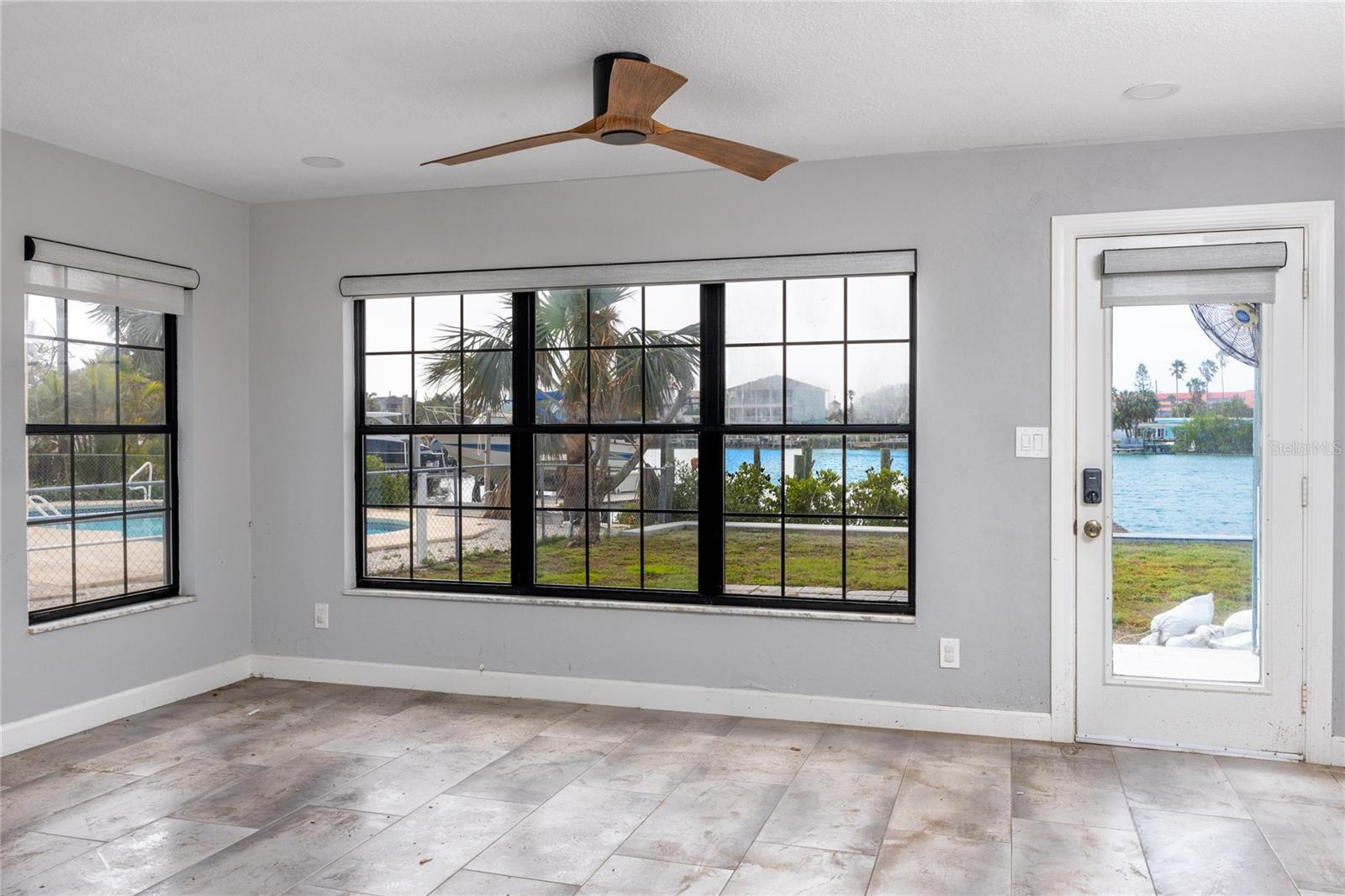 Image 19 of 41 For 14050 Parsley Drive