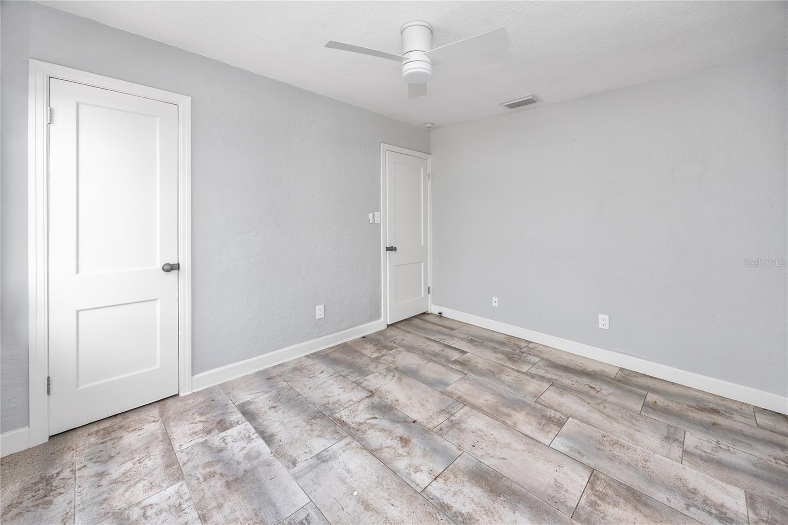 Image 20 of 41 For 14050 Parsley Drive