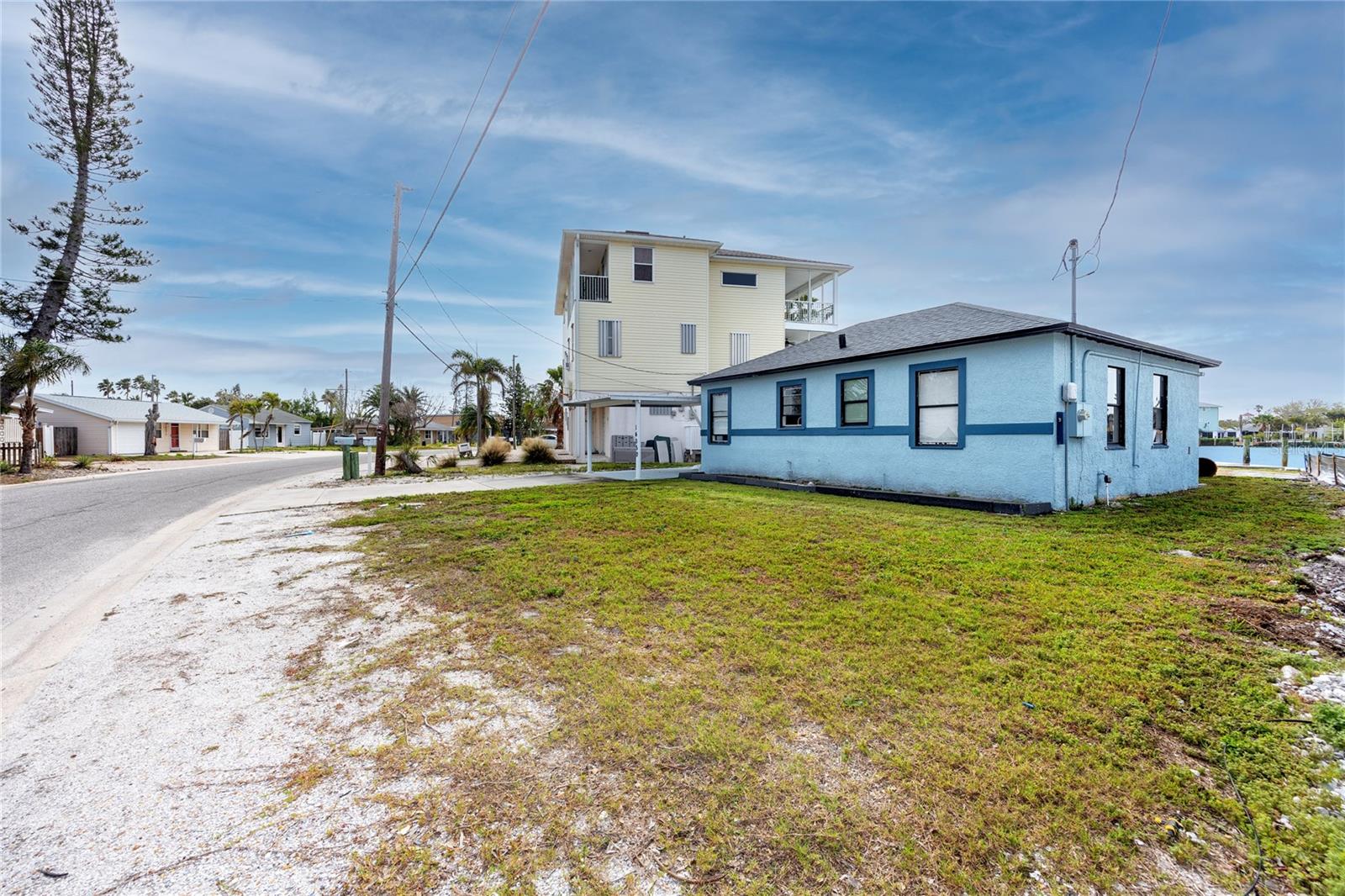 Image 3 of 41 For 14050 Parsley Drive