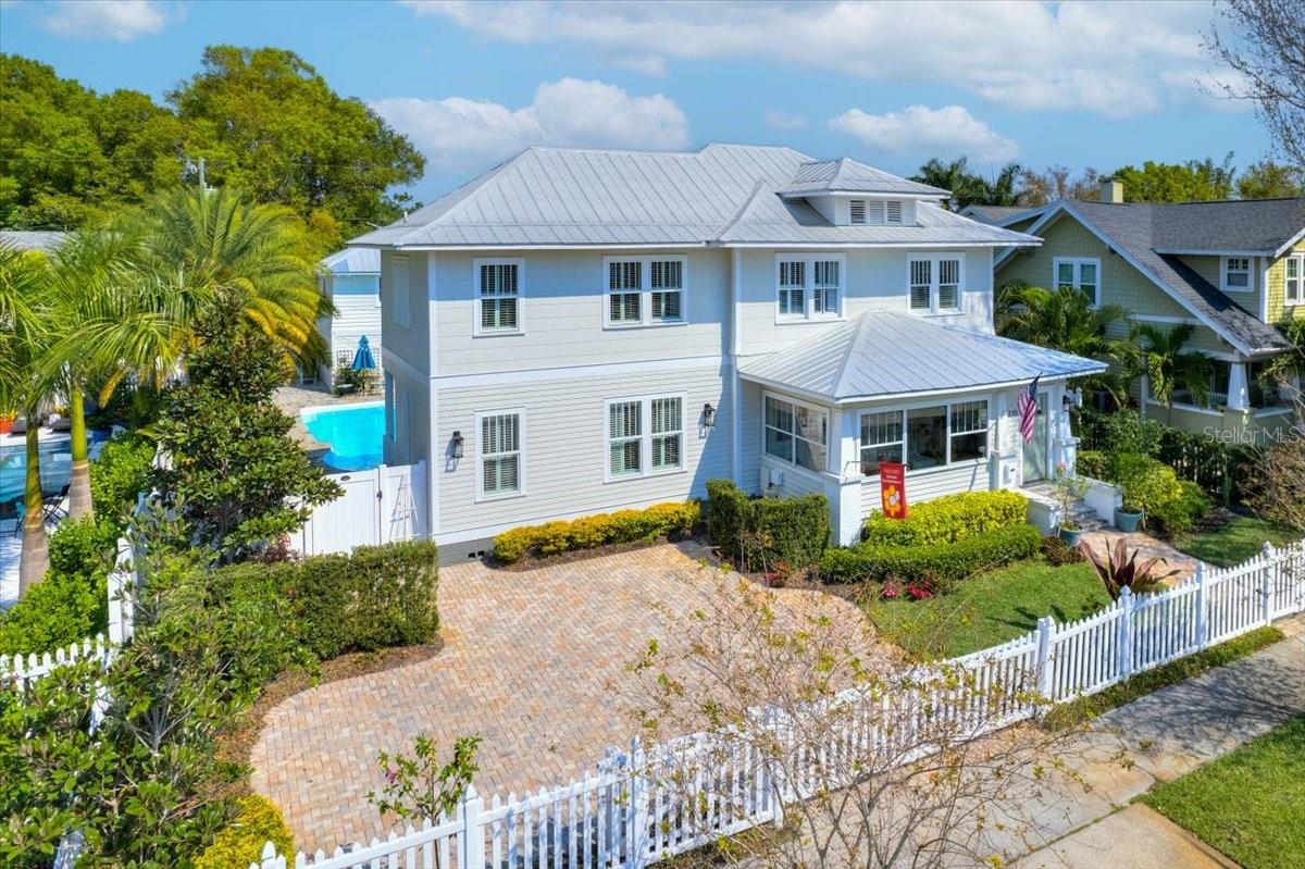 Details for 235 10th Avenue Ne, ST PETERSBURG, FL 33701