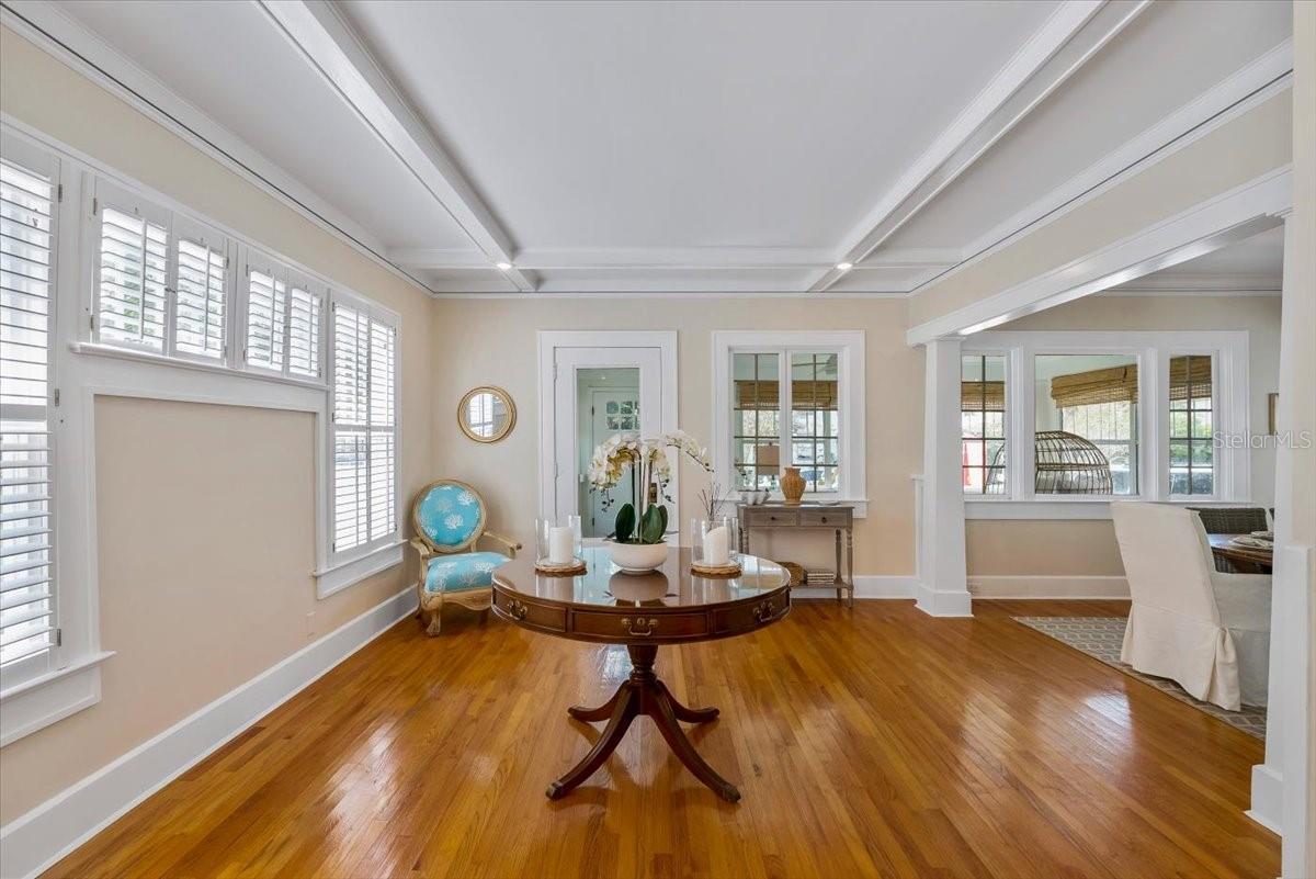 Image 10 of 53 For 235 10th Avenue Ne