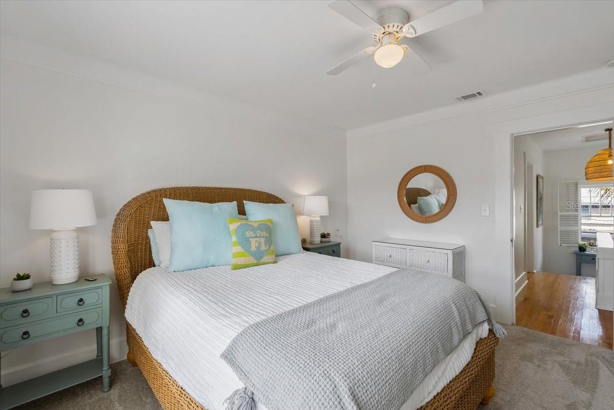 Image 33 of 53 For 235 10th Avenue Ne